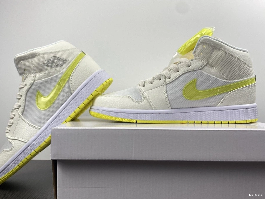 Jordan (W) - Mid Yellow SE Voltage 1 DB2822-107 1102